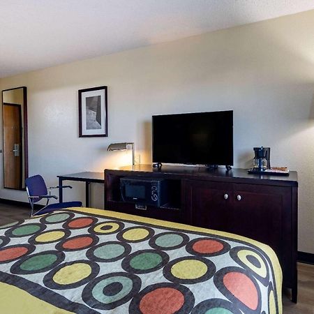 Super 8 By Wyndham El Dorado Ξενοδοχείο Εξωτερικό φωτογραφία