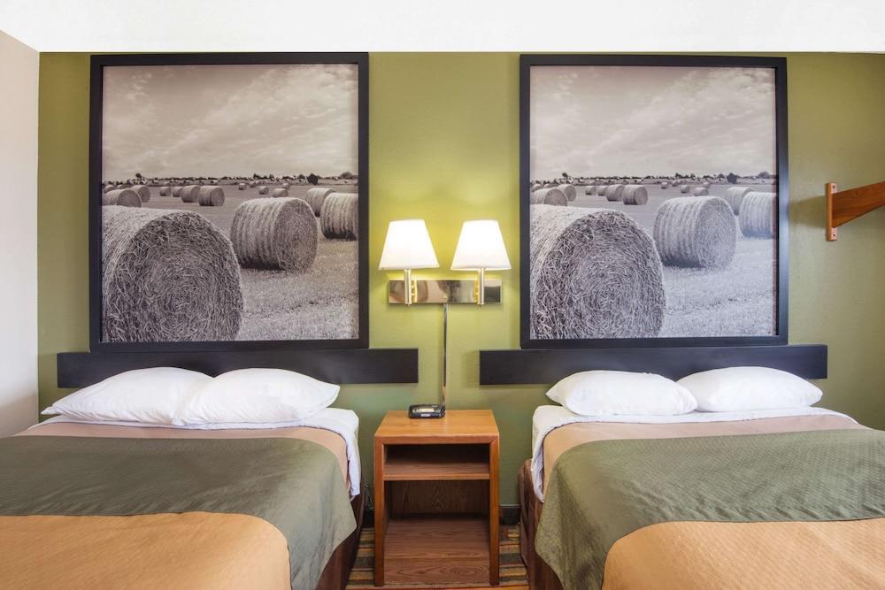 Super 8 By Wyndham El Dorado Ξενοδοχείο Εξωτερικό φωτογραφία