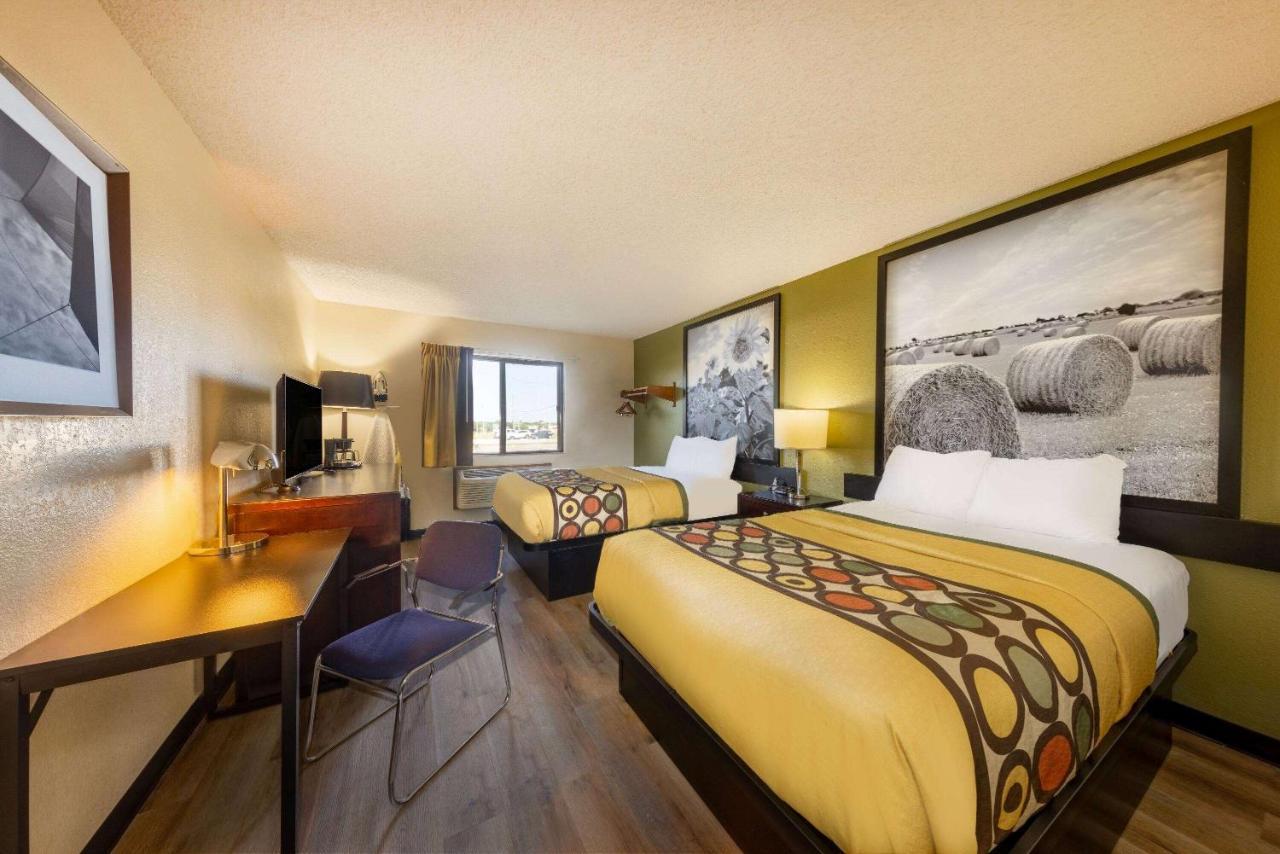 Super 8 By Wyndham El Dorado Ξενοδοχείο Εξωτερικό φωτογραφία