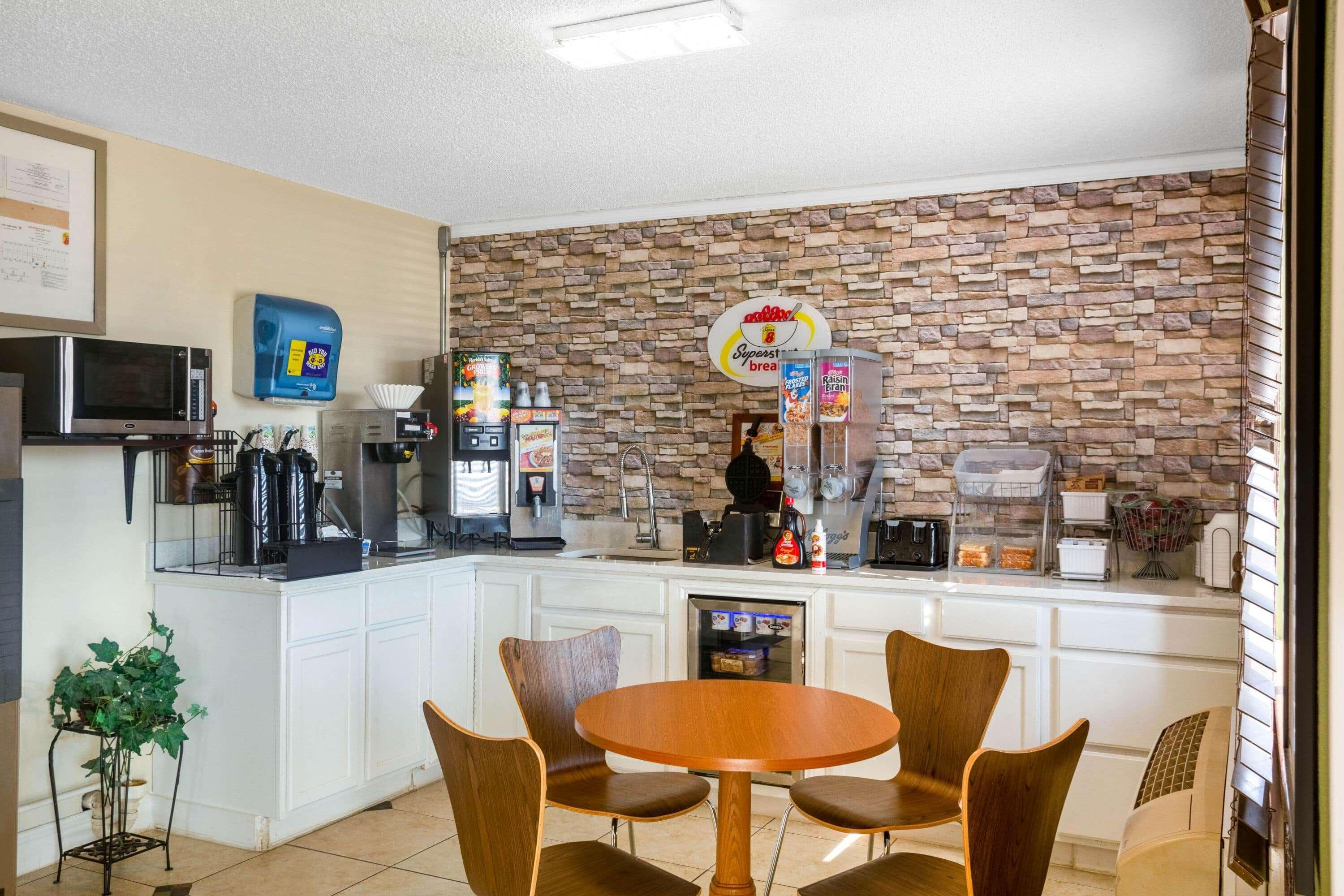 Super 8 By Wyndham El Dorado Ξενοδοχείο Εξωτερικό φωτογραφία