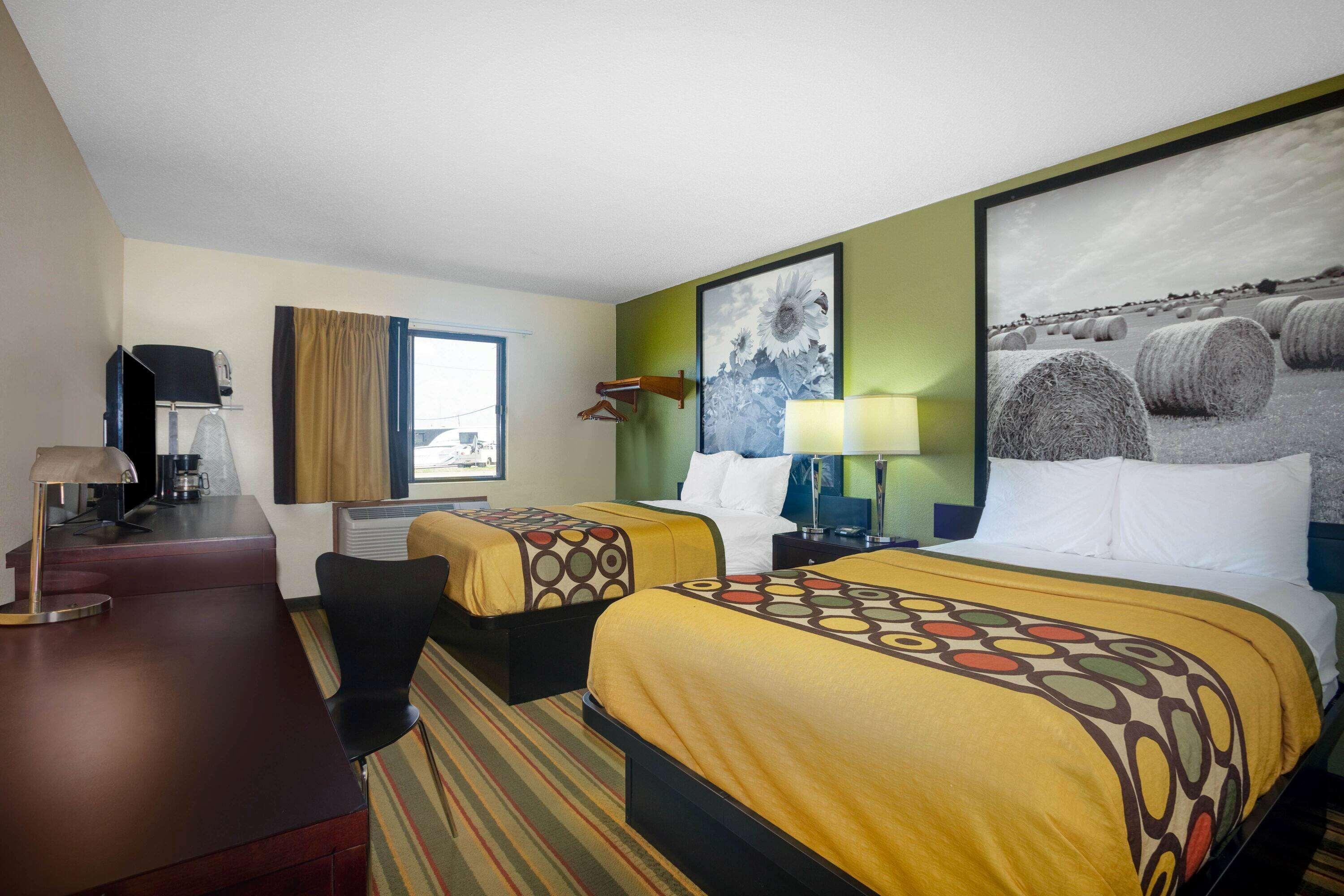 Super 8 By Wyndham El Dorado Ξενοδοχείο Εξωτερικό φωτογραφία